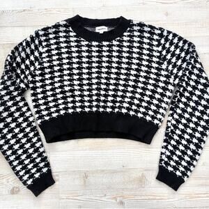 Superdown Felicity Houndstooth‎ Cropped Crewneck Sweater | Black/White M
